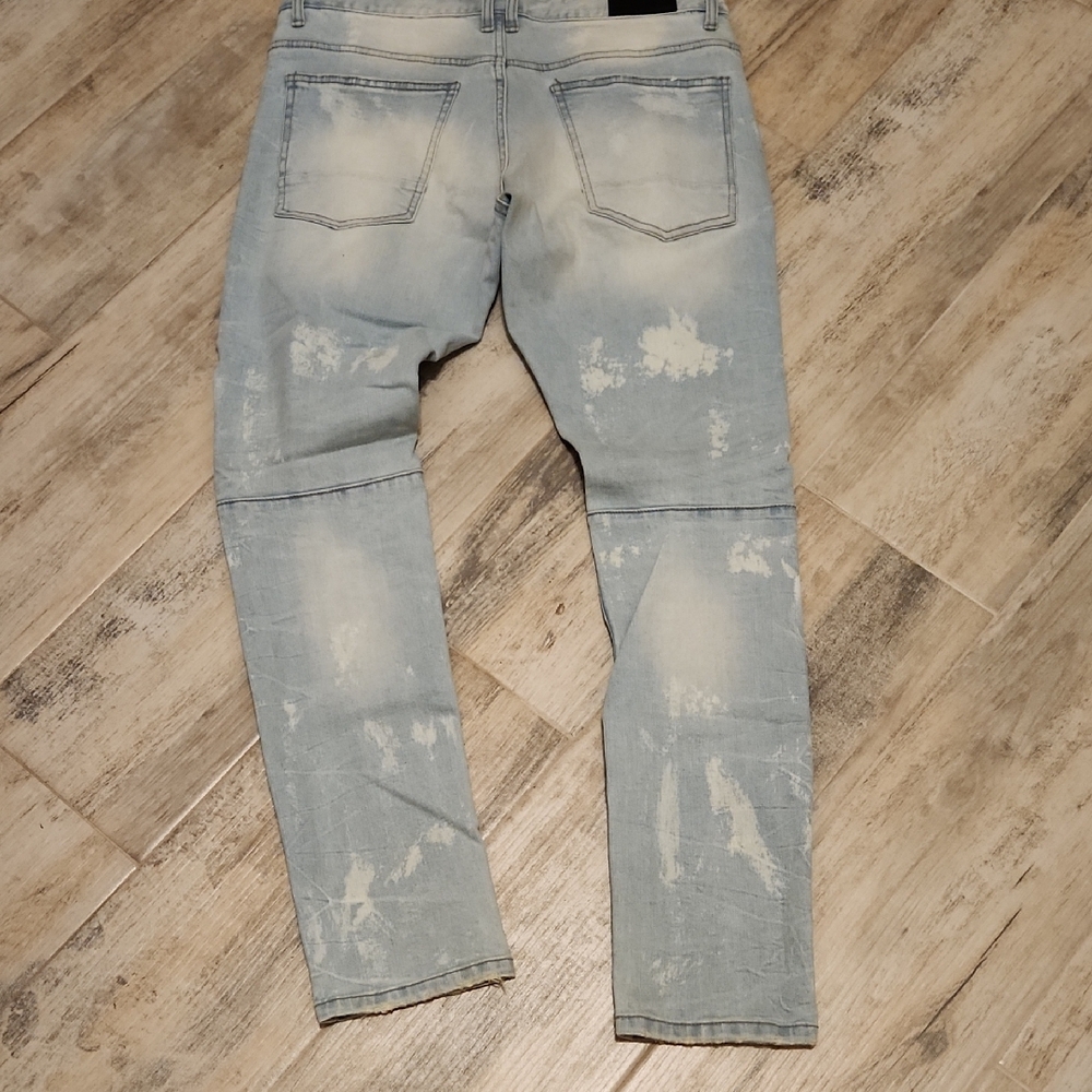 Smoke Rise Distressed Skinny Jeans - Picture 3 of 12